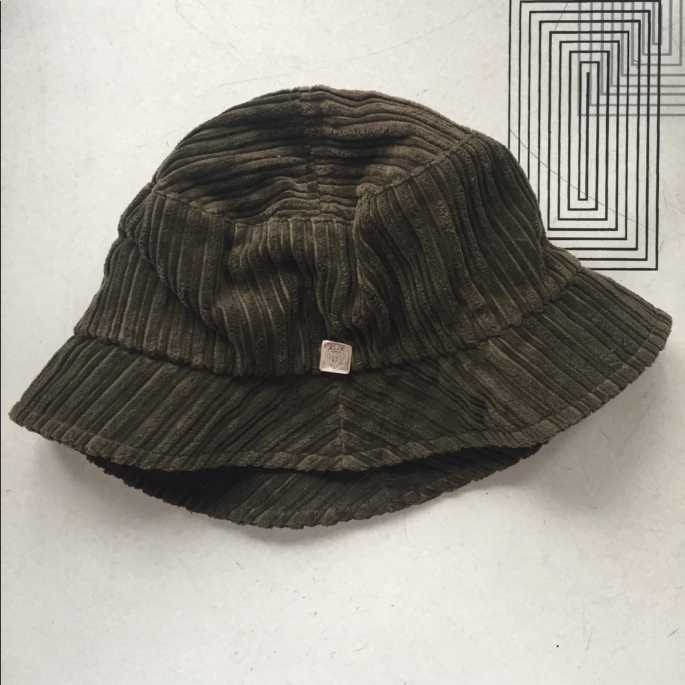 VTG Liz Clairbone olive green ribbed bucket hat